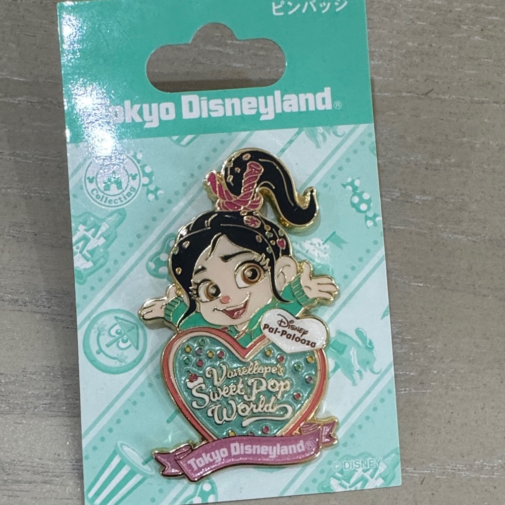 Disney Vanellope Sweet Pop World Heart Pin